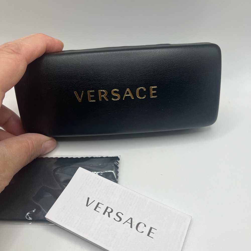 Versace sunglasses like new. With box - Picture 10 of 10